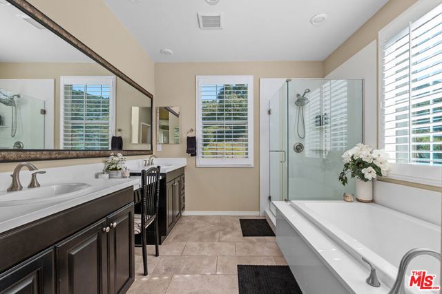 106 Redwood Grove Court, Simi Valley, CA 93065