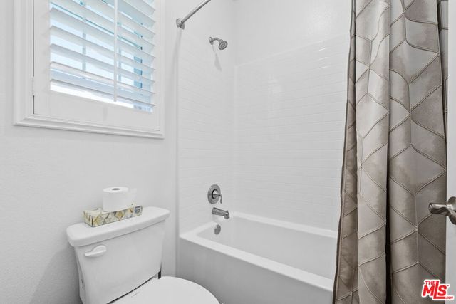 106 Redwood Grove Court, Simi Valley, CA 93065