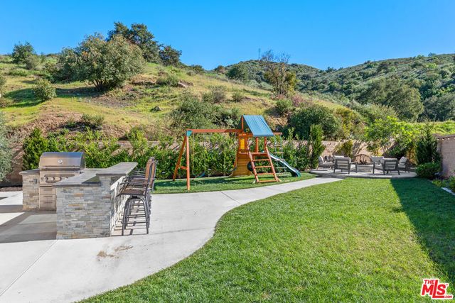 106 Redwood Grove Court, Simi Valley, CA 93065