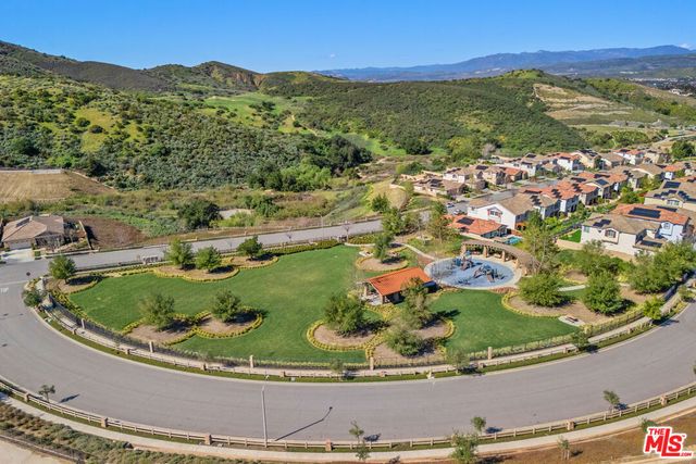 106 Redwood Grove Court, Simi Valley, CA 93065