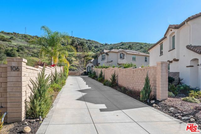 106 Redwood Grove Court, Simi Valley, CA 93065