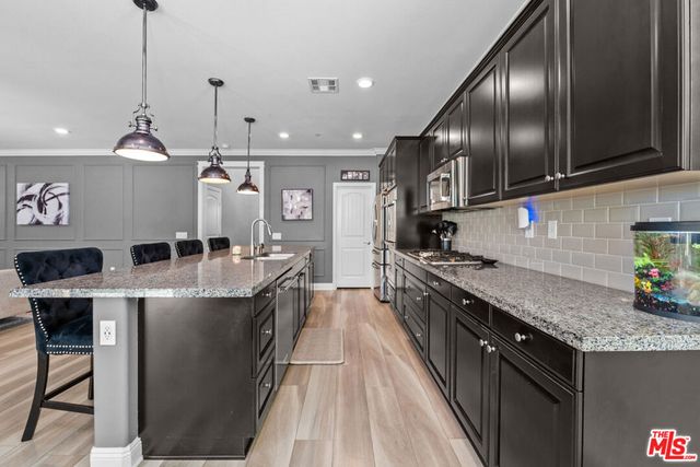 106 Redwood Grove Court, Simi Valley, CA 93065