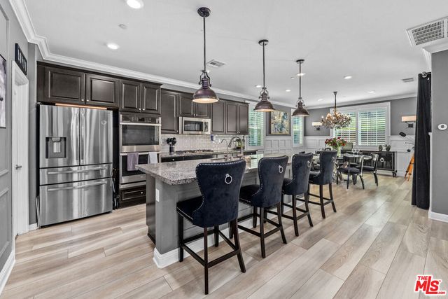 106 Redwood Grove Court, Simi Valley, CA 93065