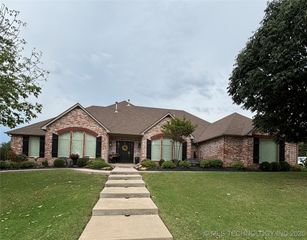 13215 E 93rd Street N, Owasso, OK 74055