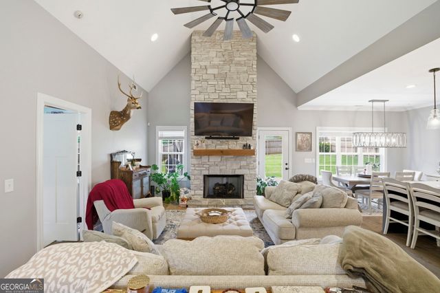 109 Mountain Laurel, Calhoun, GA 30701
