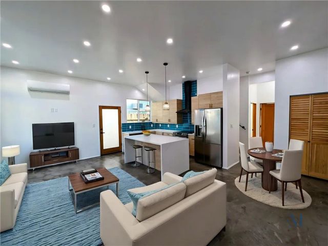 720 San Pascual Avenue, Los Angeles, CA 90042