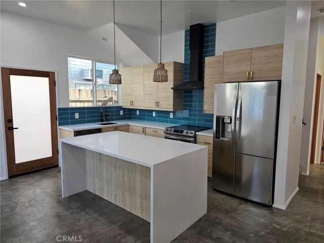 720 San Pascual Avenue, Los Angeles, CA 90042