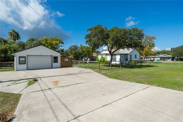 205 S 9th, Aransas Pass, TX 78336