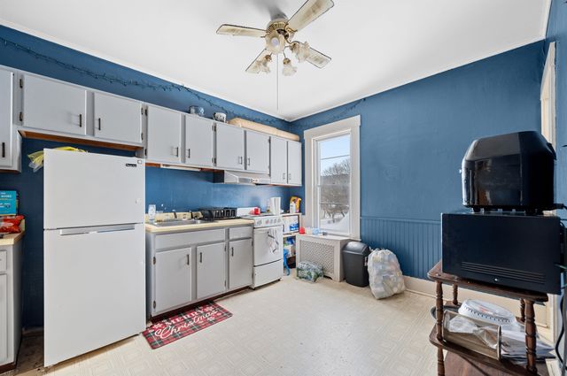 28 Pleasant Street, Barre City, VT 05641