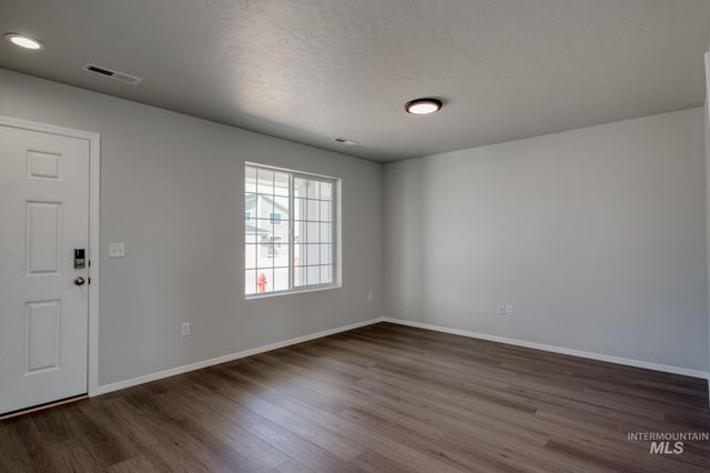 3858 E Jamestown Dr, Nampa, ID 83686