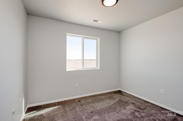 3858 E Jamestown Dr, Nampa, ID 83686