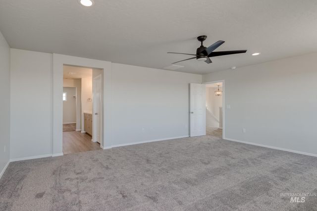 3858 E Jamestown Dr, Nampa, ID 83686