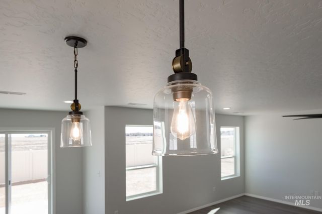 3858 E Jamestown Dr, Nampa, ID 83686