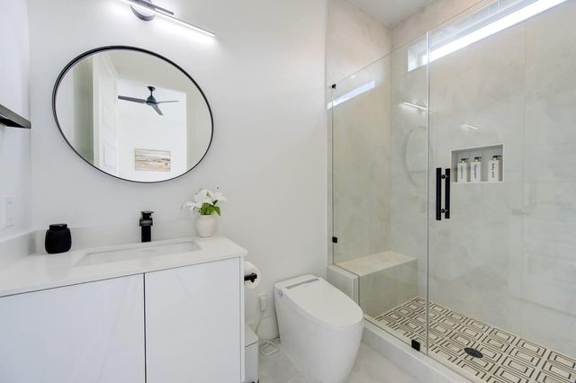 5702 Fairdale Ln C, Houston, TX 77057