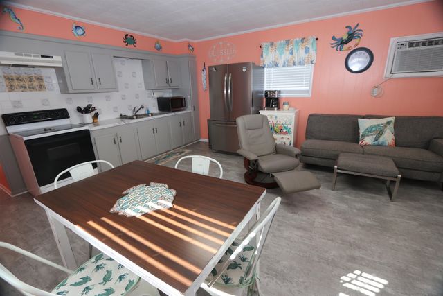 189 Oak, Grand Isle, LA 70358