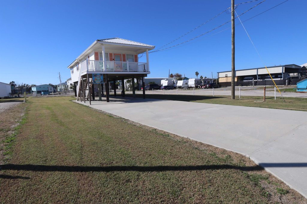 189 Oak, Grand Isle, LA 70358