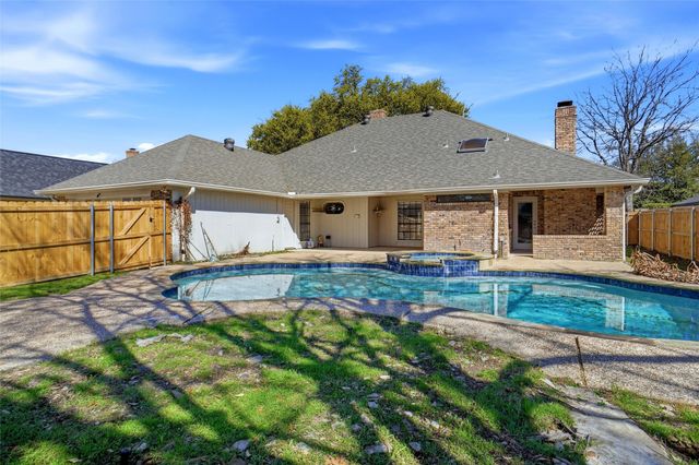 2212 Valcourt Drive, Plano, TX 75023