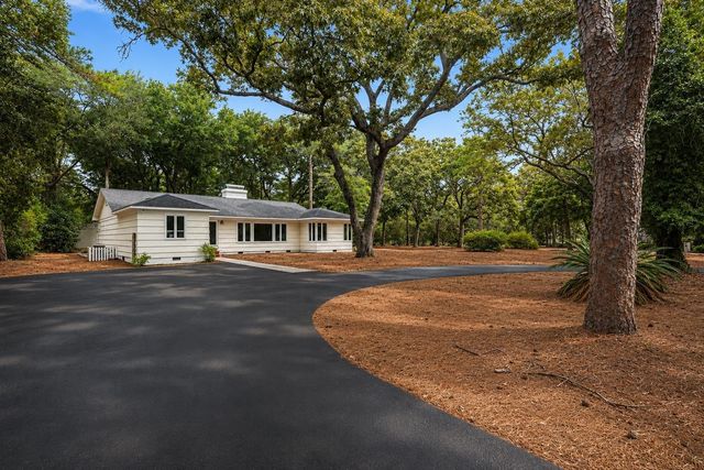 231 Live Oak Ln., Myrtle Beach, SC 29572