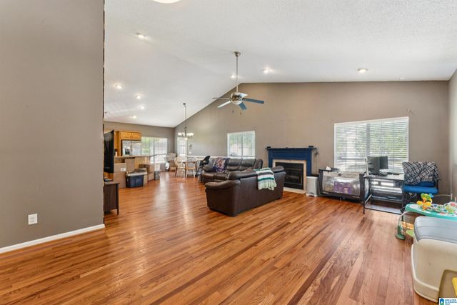 423 8TH AVENUE SW, Childersburg, AL 35044