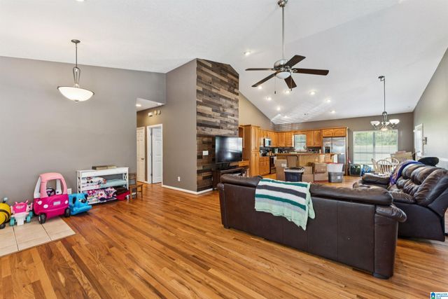 423 8TH AVENUE SW, Childersburg, AL 35044