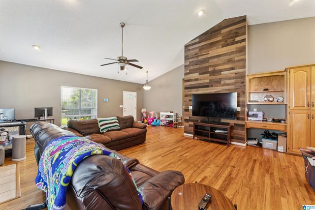 423 8TH AVENUE SW, Childersburg, AL 35044