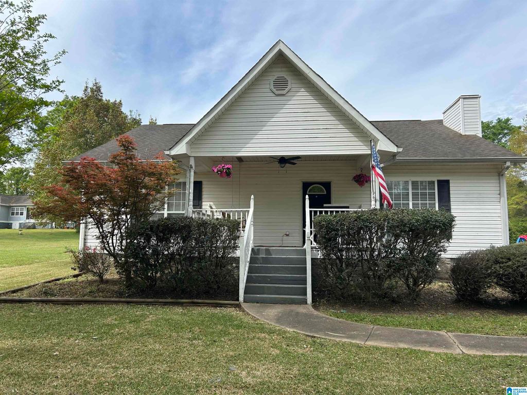 423 8TH AVENUE SW, Childersburg, AL 35044