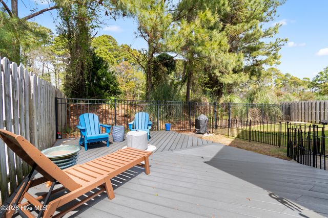 4463 Willow Moss Way, Southport, NC 28461