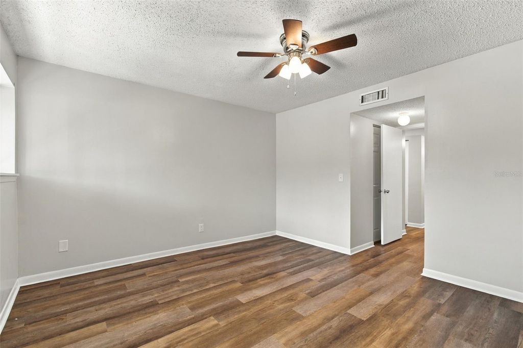 Image 7 of property listing at 6340 NEWTOWN CIRCLE 40A4, Tampa, FL 33615