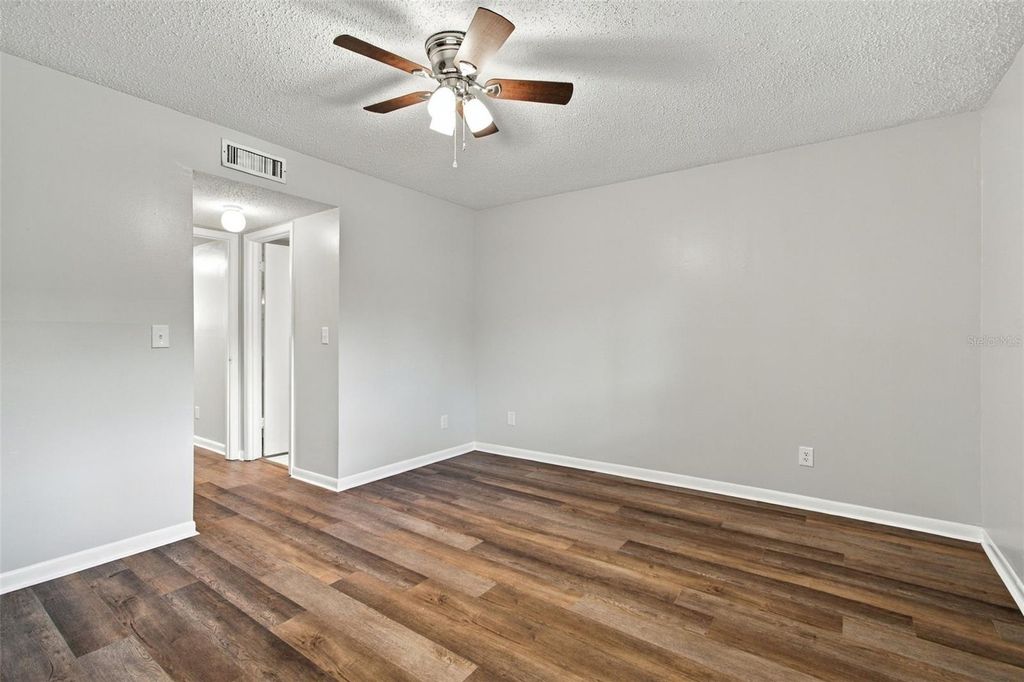 Image 8 of property listing at 6340 NEWTOWN CIRCLE 40A4, Tampa, FL 33615