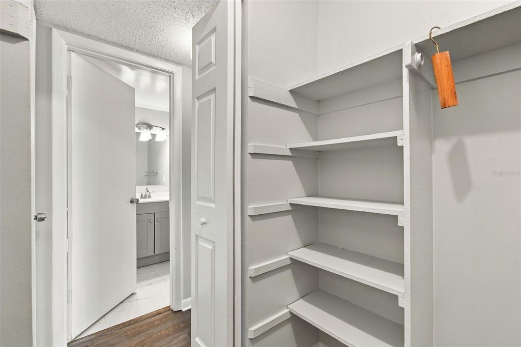 Image 10 of property listing at 6340 NEWTOWN CIRCLE 40A4, Tampa, FL 33615