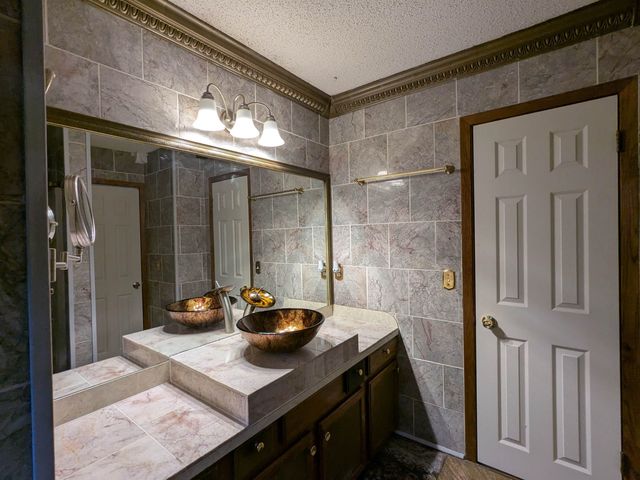 410 N David, Wichita, KS 97212