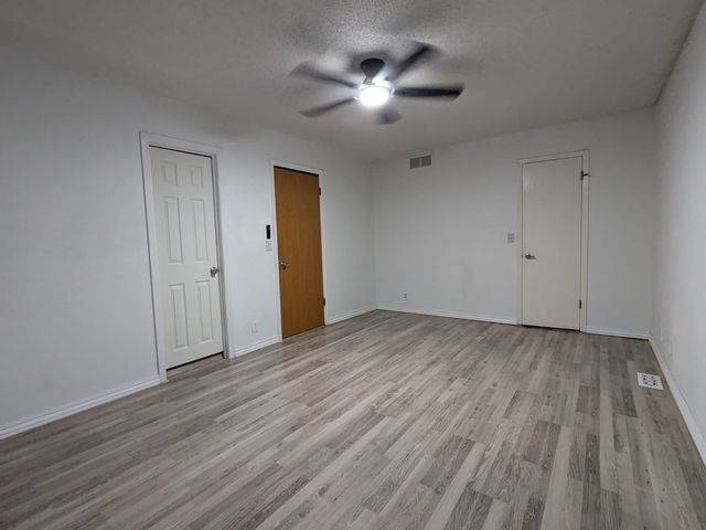 410 N David, Wichita, KS 97212