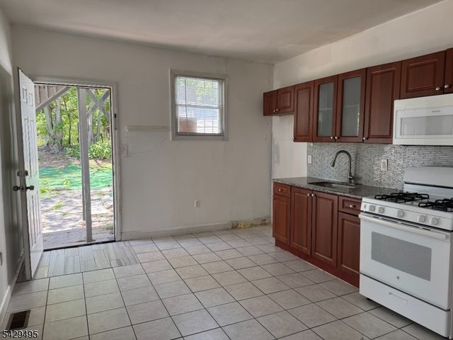 45 Ogden St, Newark City, NJ 07104