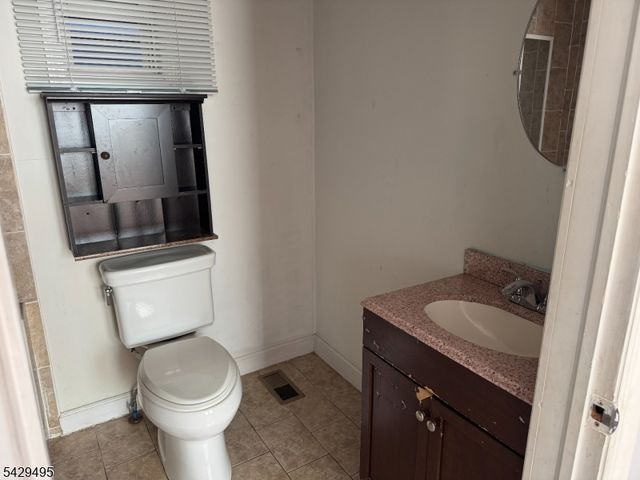 45 Ogden St, Newark City, NJ 07104