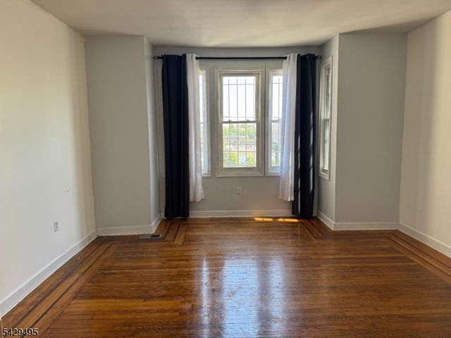 45 Ogden St, Newark City, NJ 07104