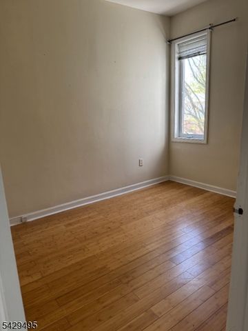 45 Ogden St, Newark City, NJ 07104