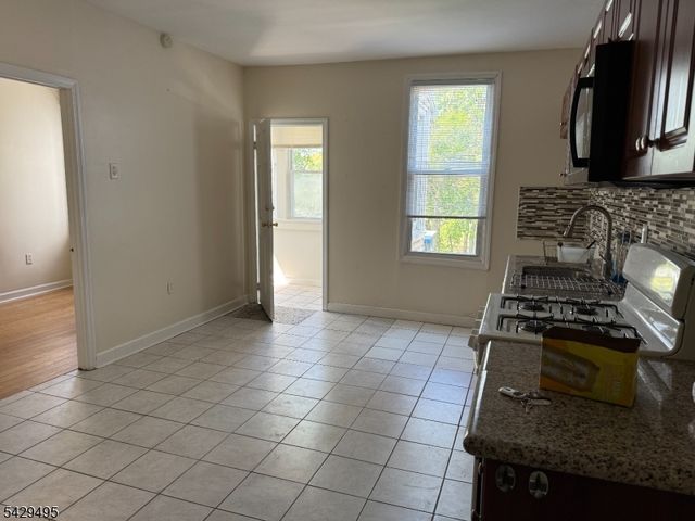 45 Ogden St, Newark City, NJ 07104