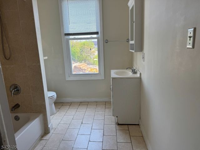 45 Ogden St, Newark City, NJ 07104
