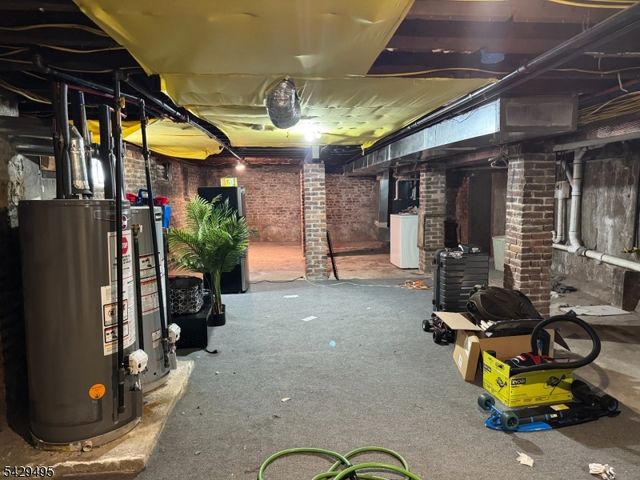 45 Ogden St, Newark City, NJ 07104