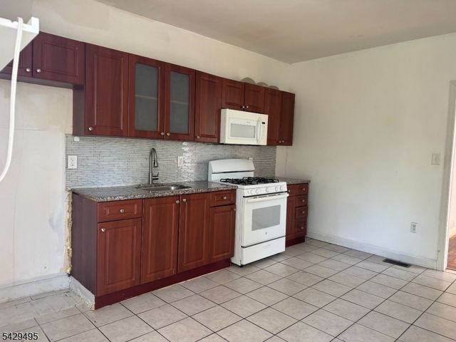 45 Ogden St, Newark City, NJ 07104