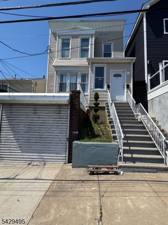 45 Ogden St, Newark City, NJ 07104