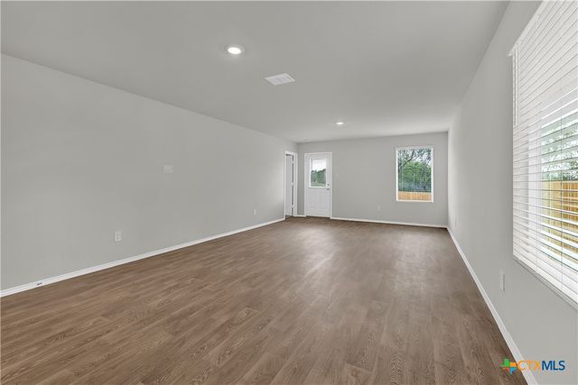 400 WILD GOOSE Drive, Luling, TX 78648