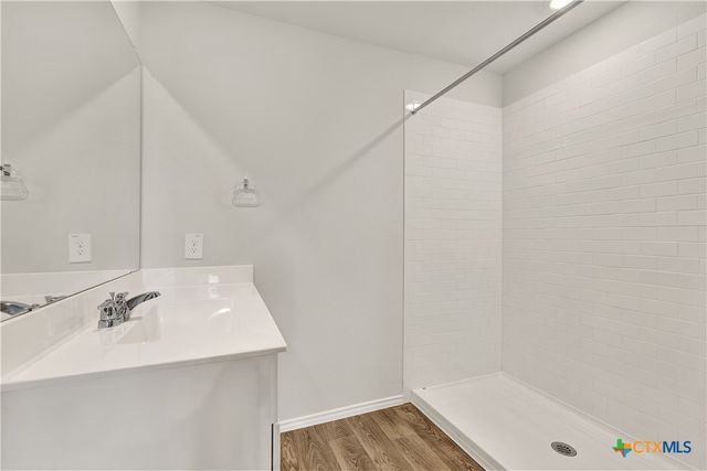 400 WILD GOOSE Drive, Luling, TX 78648