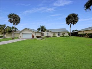 2831 SE 19th PL, Cape Coral, FL 33904