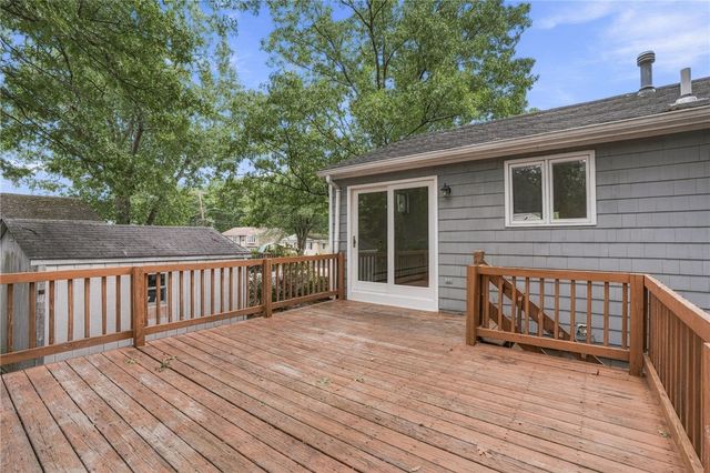 15 Atlantic Avenue, North Providence, RI 02904