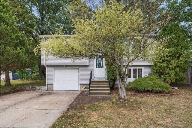 15 Atlantic Avenue, North Providence, RI 02904