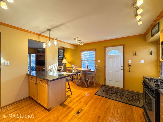 8536 Kedvale Avenue, Skokie, IL 60076