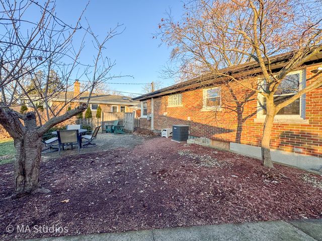 8536 Kedvale Avenue, Skokie, IL 60076