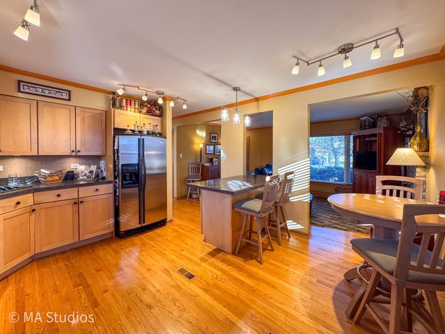 8536 Kedvale Avenue, Skokie, IL 60076