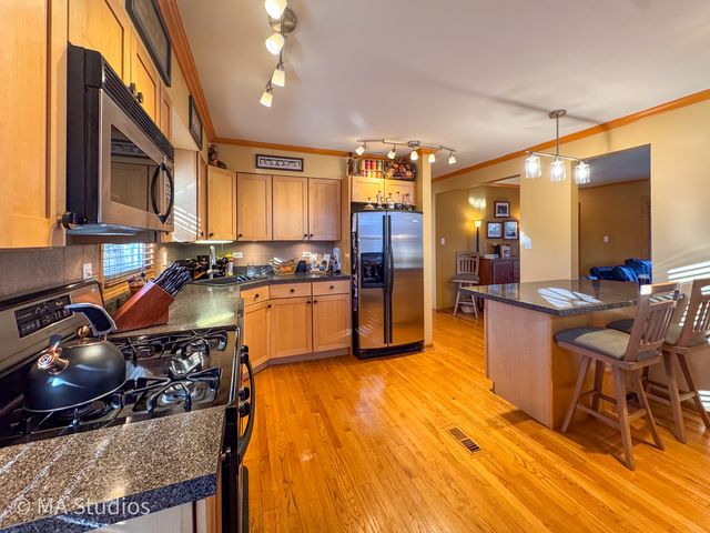 8536 Kedvale Avenue, Skokie, IL 60076